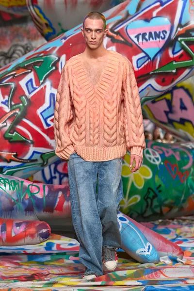 Look 48